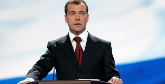 Медведев ожидает дефицит бюджета выше планируемого