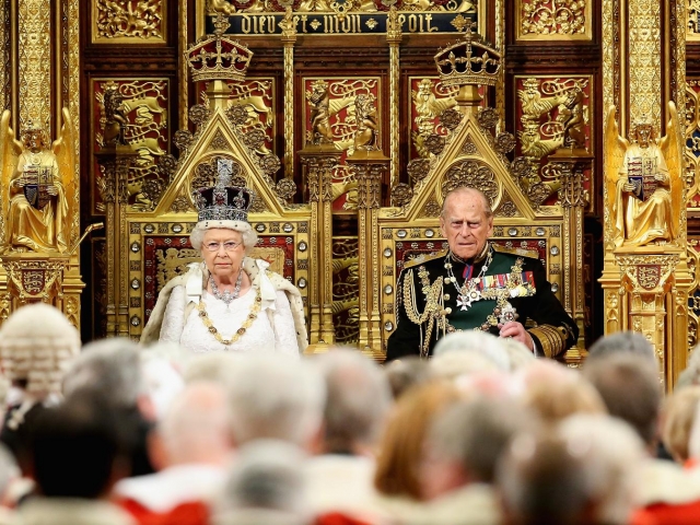 Queen Elizabeth II presents UK government agenda 
