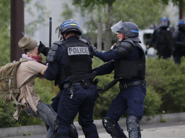 Французские протесты против трудовой реформы не стихают 