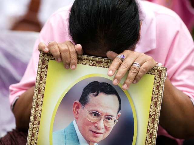 People of Thailand mourn their King Bhumibol Adulyadej 