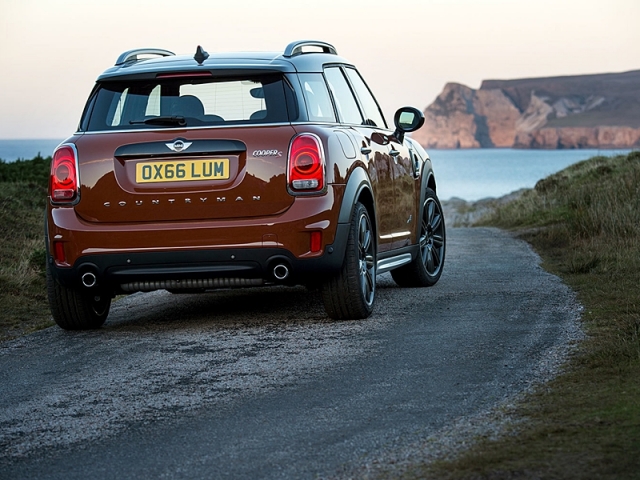 The novelty from Mini: a second-generation crossover