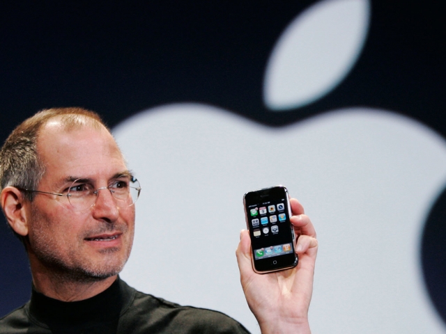 Первому iPhone исполнилось 10 лет