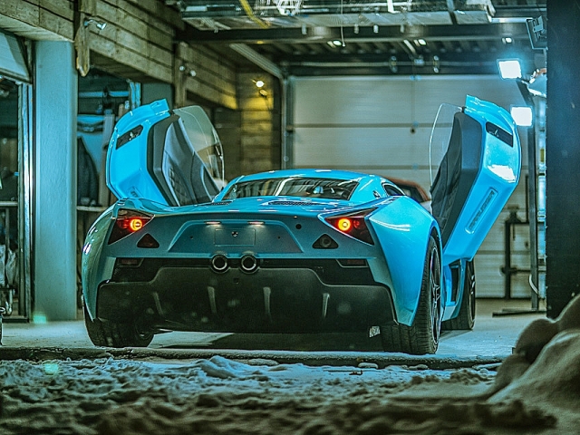 Unique Russian sports car Marussia B1