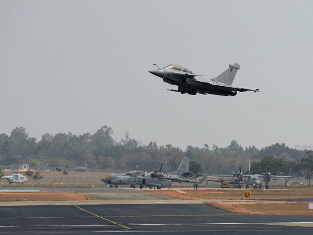 Aero India-2017: экспонаты 11-й Международной аэрокосмической выставки