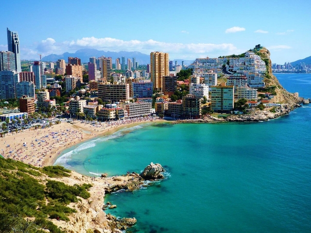 Top 10 countries where rich people buy property more often