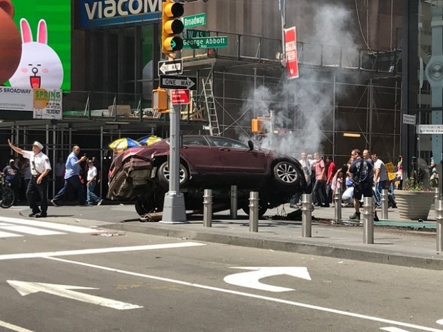 Car hits Times Square crowd