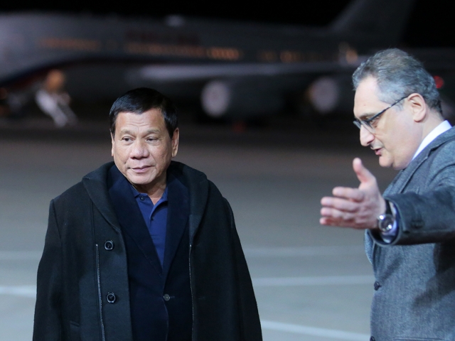 Президент Филиппин попросил Россию помочь оружием