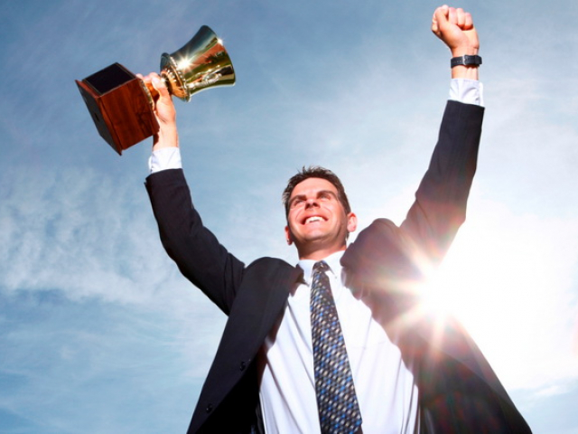 Seven steps to achieve success: advice from businesspeople 