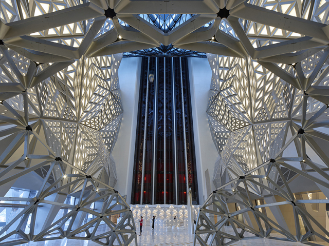 สถาปัตยกรรมแห่งอนาคต: โครงการที่มาพร้อมกับการเปลี่ยนแปลง 7 อันดับแรกโดย Zaha Hadid 