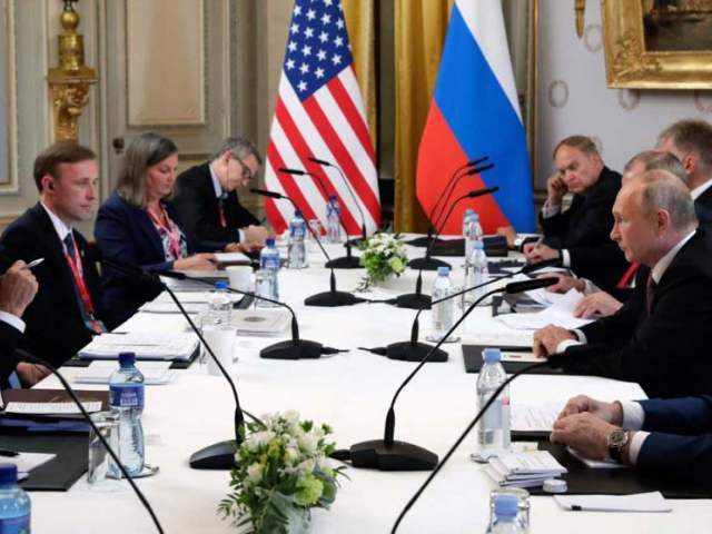 Встреча года: Путин и Байден поговорили тет-а-тет