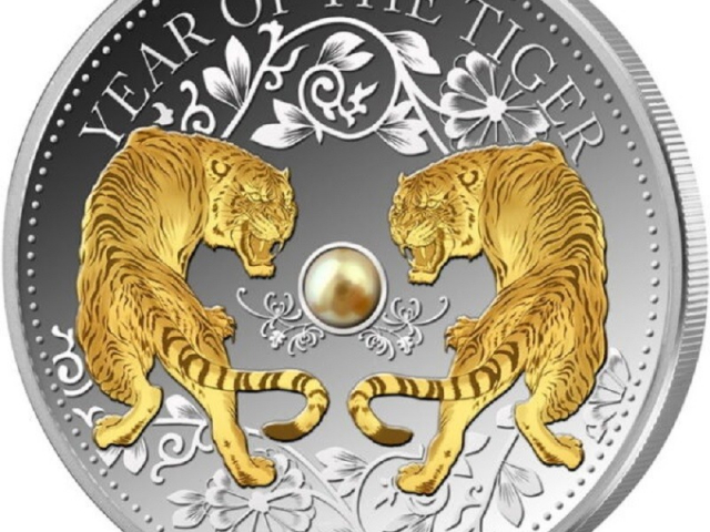  2022 . के प्रतीक के साथ अद्वितीय सोने और चांदी के सिक्के