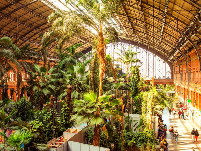 7 stasiun bawah tanah unik teratas