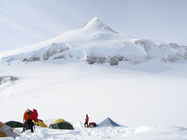 Gunung Tertinggi di Tiap Benua