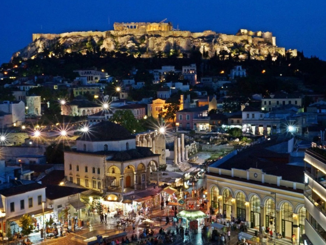 धूप वाले ग्रीस में पाँच मंत्रमुग्ध कर देने वाली जगहें