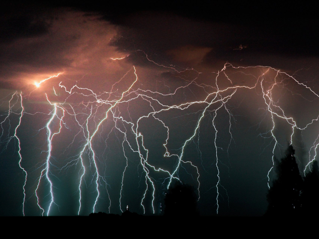 Six places on Earth with most powerful lightning strikes