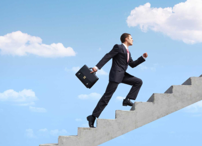 Seven steps to achieve success: advice from businesspeople 