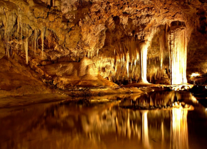 В глубине пещер: 10 удивительных гротов