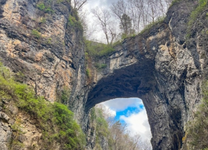 Семь самых впечатляющих природных мостов планеты