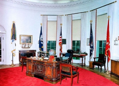 Как менялся интерьер Овального кабинета при разных президентах