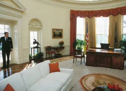 Как менялся интерьер Овального кабинета при разных президентах