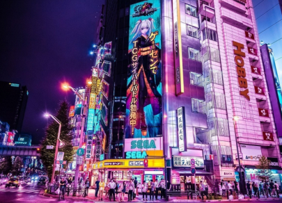 Самые знаменитые столицы вечерней неон-эстетики