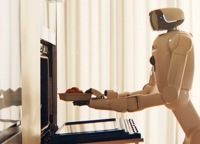 Защитники, спасатели, хирурги... Новые супергерои в действии