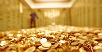 Gold Prices Climb on Gloomy Economic Outlook