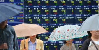 Asian Stocks Drop as Trump Heads for White House