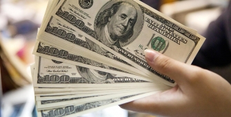 Dollar Weakens after Release of Fed Minutes 