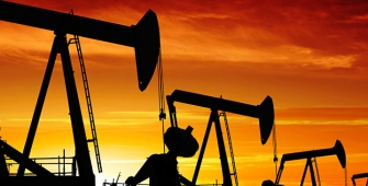Oil Steady on U.S. Stockpile Drawdown 