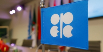 OPEC Strikes Deal with Russia to Extend Production Cuts through 2018 