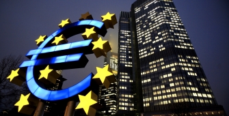 ECB Policymaker Calls for Immediate End of QE Program