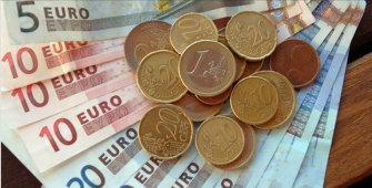 Euro Drops to 3-Month Low After ECB Meeting