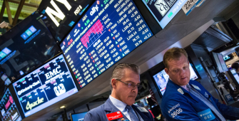 Wall Street Retreats after Interest Rates Soar