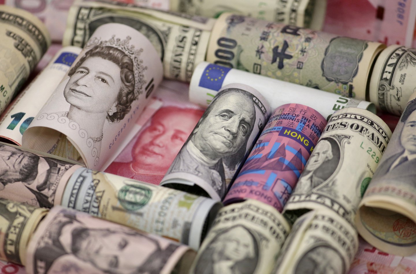 Долой евро, иену и фунты! России не нужны «санкционные» валюты?