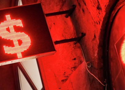 ЦБ РФ понизил официальные курсы юаня, доллара и евро