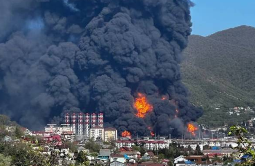 &laquo;Черный дождь&raquo; и нефтяное пятно: что происходит в Туапсе