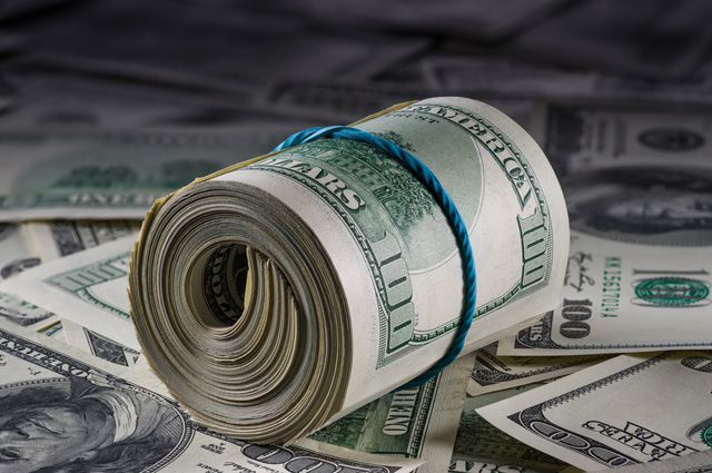 Эксперты прогнозируют дефицит валюты в РФ и удорожание доллара до 70 рублей